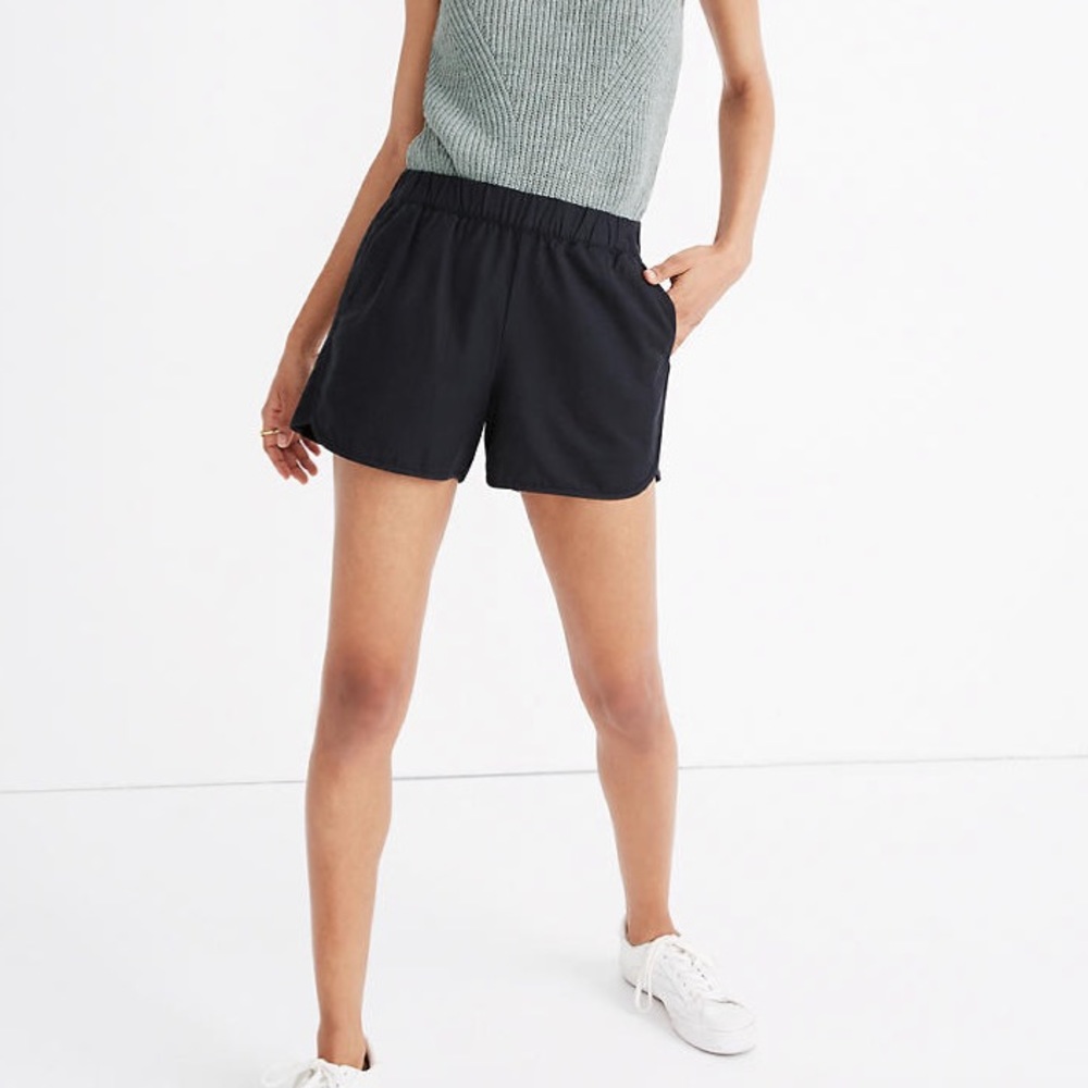 Madewell Pull on Shorts, Black with pockets EUC